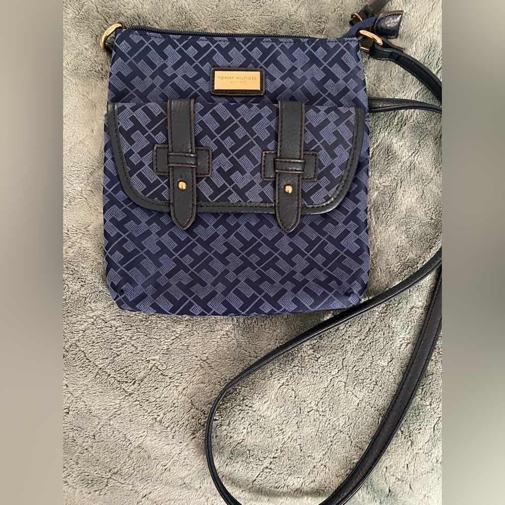 Tommy Hilfiger crossbody